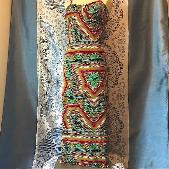 Halter Style Summer Dress - Picture 7 of 9